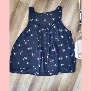 Torrid hummingbird print tulip cut tank